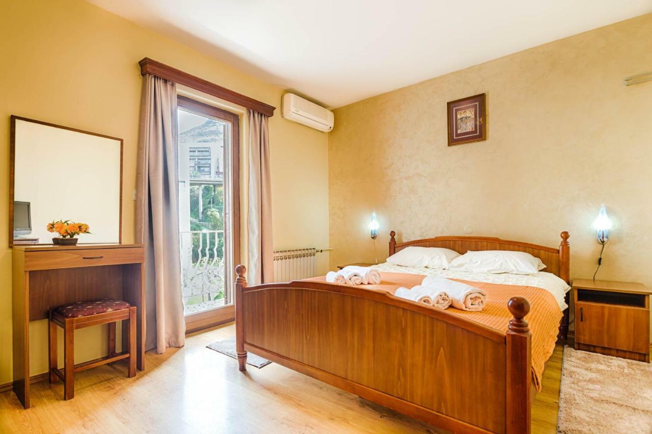 Mali Milocer Bay Accommodation Sveti Stefan Exterior photo