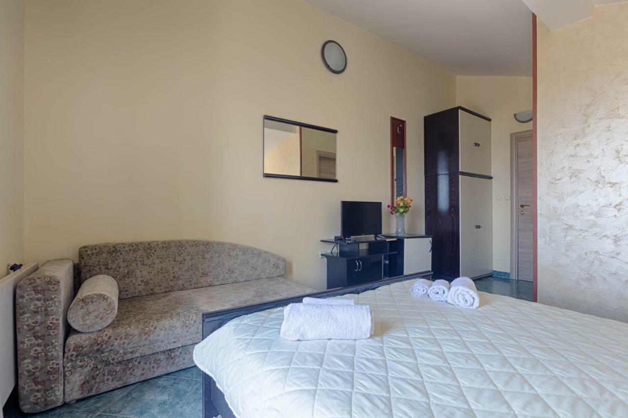 Mali Milocer Bay Accommodation Sveti Stefan Exterior photo