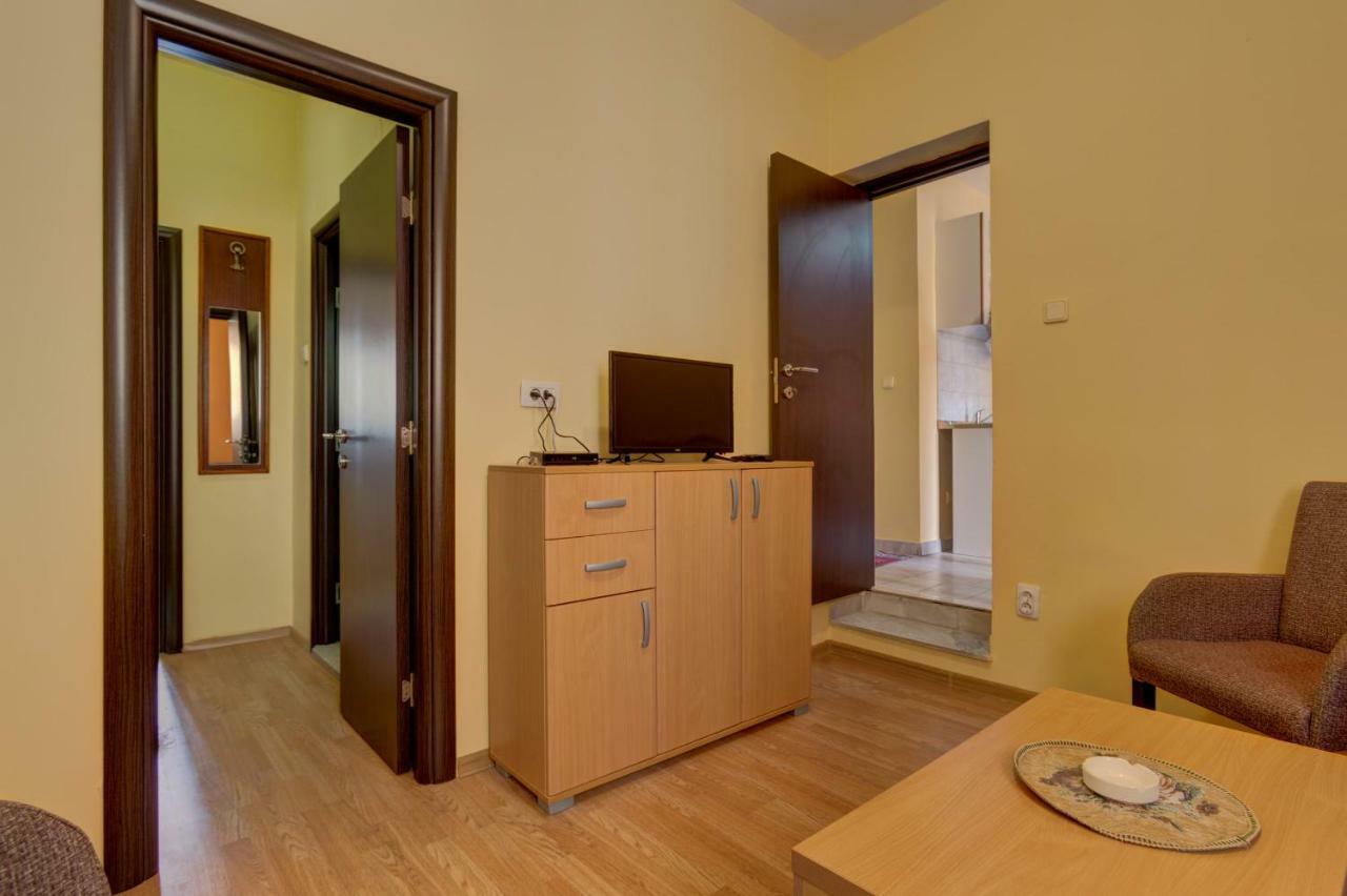 Mali Milocer Bay Accommodation Sveti Stefan Exterior photo